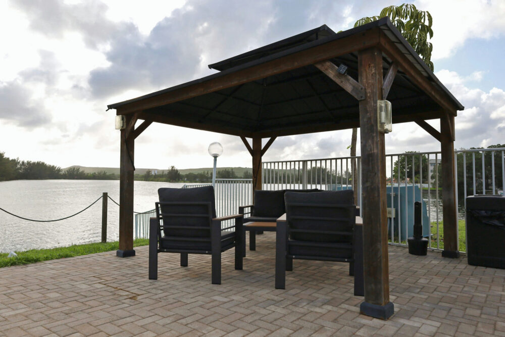 Lakeside gazebo for quiet reflection during opioid addiction treatment in Florida